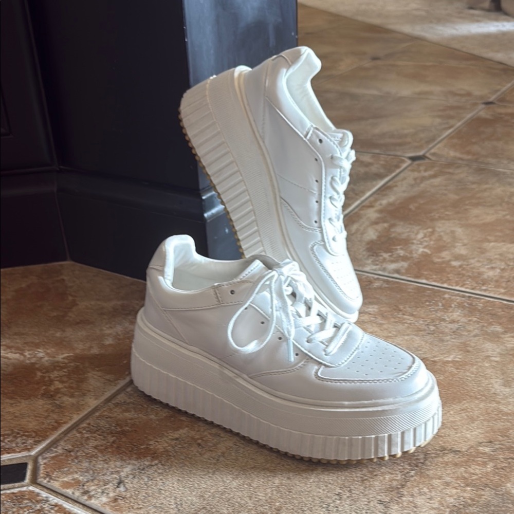 White Platform High-Top Sneakers with Chunky Sole Madden Girl by Steve Madden